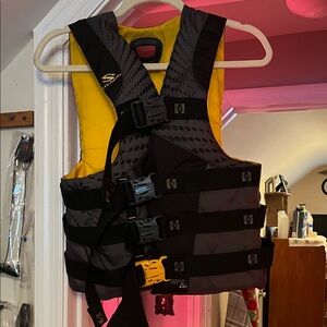 Stearns Women's Swim Vest - Yellow and Black